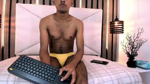 Snapshot of natzuki_ chatting on May 12, 2026, 11:51 am natzuki_ online show from May 12, 2026, 11:51 am