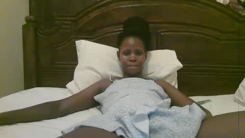 Snapshot of naughty_babe000 chatting on December 19, 2025, 7:32 pm alisha online show from December 19, 2025, 7:32 pm