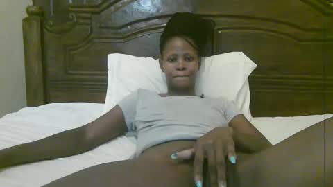 Snapshot of naughty_babe000 chatting on December 20, 2025, 7:37 am alisha online show from December 20, 2025, 7:37 am