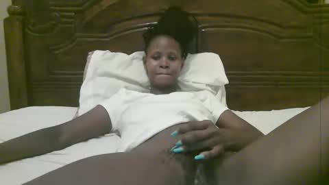 Snapshot of naughty_babe000 chatting on December 20, 2025, 7:43 pm alisha online show from December 20, 2025, 7:43 pm