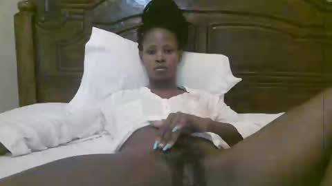 Snapshot of naughty_babe000 chatting on December 21, 2025, 8:43 am alisha online show from December 21, 2025, 8:43 am