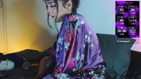 Em  please help me reach 100 thumbs up 3 online show from February 7, 2025, 12:20 am