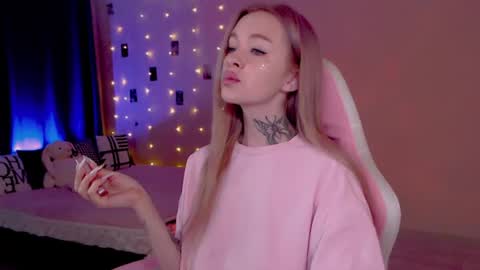 Snapshot of naughty_mablee chatting on June 18, 2026, 1:28 am Mable online show from June 18, 2026, 1:28 am
