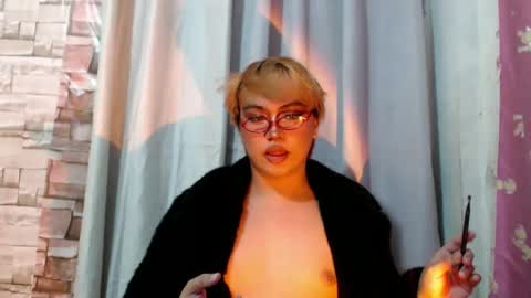 naughty_ursula21xxx online show from February 7, 2025, 12:28 pm