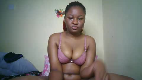 Snapshot of naughtybrownny chatting on May 19, 2026, 12:22 pm MUMU online show from May 19, 2026, 12:22 pm