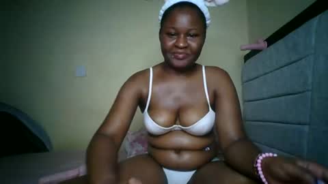 Snapshot of naughtybrownny chatting on June 22, 2026, 3:25 am MUMU online show from June 22, 2026, 3:25 am