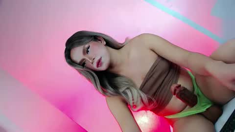 naughtybynight28 online show from April 19, 2026, 3:33 pm