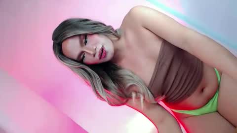 naughtybynight28 online show from April 19, 2026, 6:10 pm