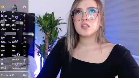 LANAindependent model online show from December 22, 2024, 7:54 am