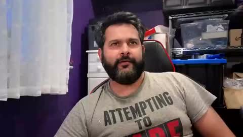 sakhtlaundaz online show from December 3, 2025, 9:35 pm