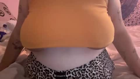 Snapshot of naughtygirl637100 chatting on November 27, 2025, 8:22 pm Naughty Girl online show from November 27, 2025, 8:22 pm