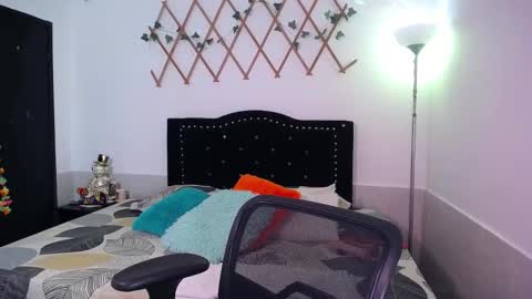 Valeria  online show from November 26, 2025, 6:09 pm