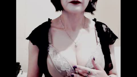 Jenny online show from June 10, 2026, 11:53 am