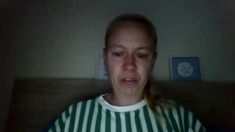 naughtyjennyblondeuk online show from April 17, 2026, 6:33 pm