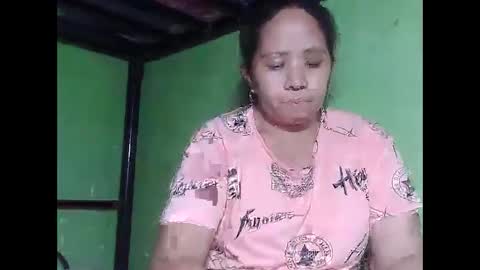 naughtymom26 online show from April 18, 2026, 2:04 am