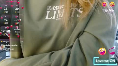 naughtyplayass online show from January 17, 2025, 9:28 pm