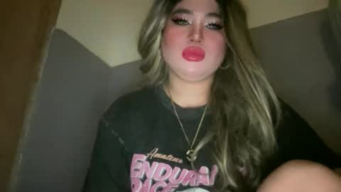 Snapshot of naughtyrosecum chatting on December 15, 2025, 3:16 pm Rose Wilson online show from December 15, 2025, 3:16 pm