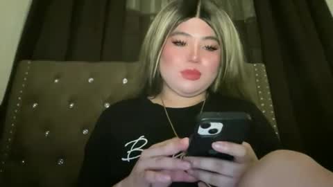 Snapshot of naughtyrosecum chatting on December 17, 2025, 2:45 pm Rose Wilson online show from December 17, 2025, 2:45 pm