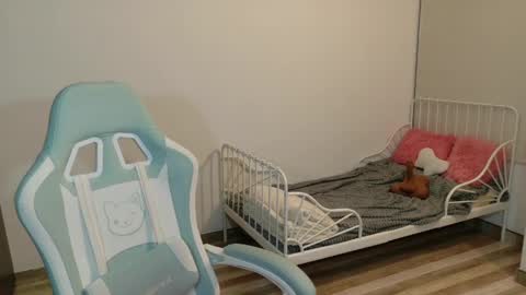 sabrina online show from April 17, 2026, 10:29 am