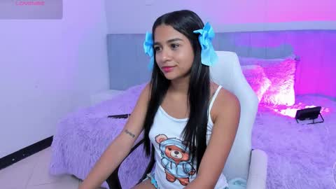 Snapshot of naugthy_skinny chatting on October 16, 2025, 6:31 pm Angela online show from October 16, 2025, 6:31 pm