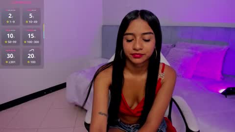 Snapshot of naugthy_skinny chatting on October 21, 2025, 6:30 pm Angela online show from October 21, 2025, 6:30 pm