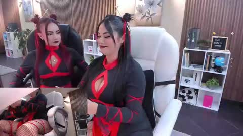         online show from October 31, 2025, 10:11 pm