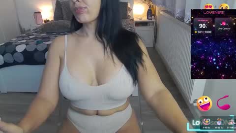 Snapshot of nauty_leila chatting on February 14, 2025, 6:56 am KimBeee online show from February 14, 2025, 6:56 am