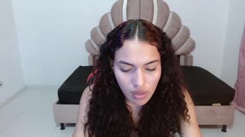 naya_fox1 online show from December 21, 2025, 1:35 am