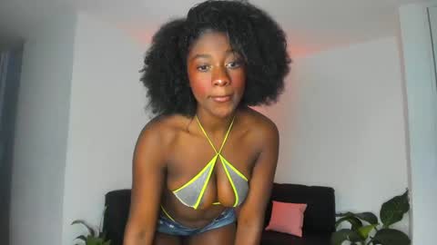 Nayah Williams  - OnlyFans  online show from December 18, 2024, 4:42 am