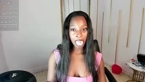 Nayaris 3 online show from February 17, 2025, 8:58 pm