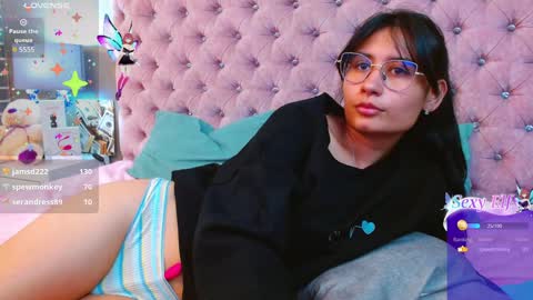 Snapshot of nayecloud chatting on January 28, 2025, 7:00 am Naye online show from January 28, 2025, 7:00 am