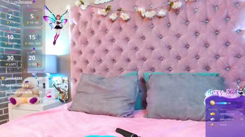 Snapshot of nayecloud chatting on January 28, 2025, 10:02 am Naye online show from January 28, 2025, 10:02 am