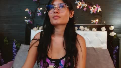 Snapshot of nayecloud chatting on March 12, 2025, 7:35 am Naye online show from March 12, 2025, 7:35 am