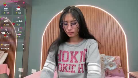 Snapshot of nayecloud chatting on October 22, 2025, 3:40 am Naye online show from October 22, 2025, 3:40 am