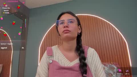 Snapshot of nayecloud chatting on November 30, 2025, 3:43 am Naye online show from November 30, 2025, 3:43 am