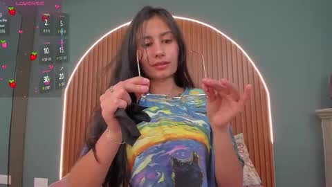 Snapshot of nayecloud chatting on December 2, 2025, 3:34 am Naye online show from December 2, 2025, 3:34 am