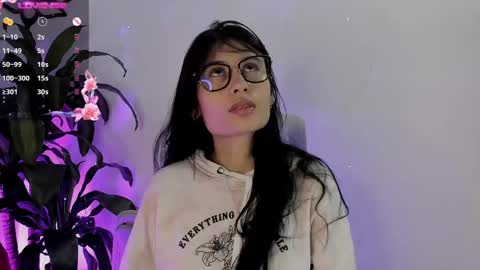 Naye  online show from April 24, 2026, 5:21 am