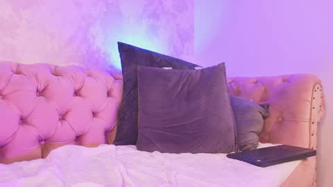 Juli  online show from January 17, 2025, 4:36 pm