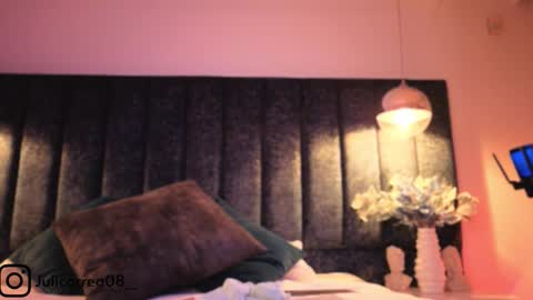 Juli  online show from January 15, 2026, 11:59 am