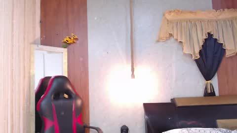 Snapshot of nazper_ chatting on April 24, 2026, 5:43 am Nazper online show from April 24, 2026, 5:43 am