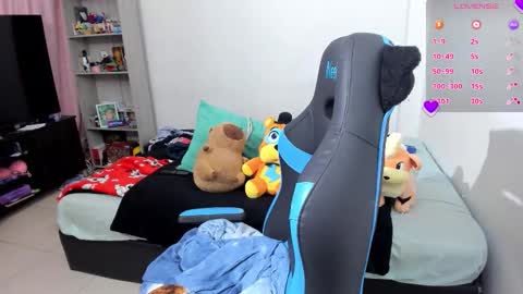 Geek Nicole    im Neeko UwU online show from October 9, 2025, 7:56 pm