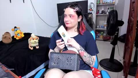 Geek Nicole    im Neeko UwU online show from March 17, 2026, 12:30 pm