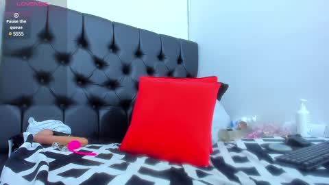 neferet_opal online show from January 24, 2025, 4:37 am