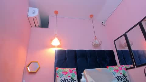 neferet_opal online show from March 5, 2026, 12:17 am