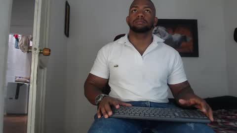 negritomeloso_k18 online show from September 15, 2025, 2:06 pm