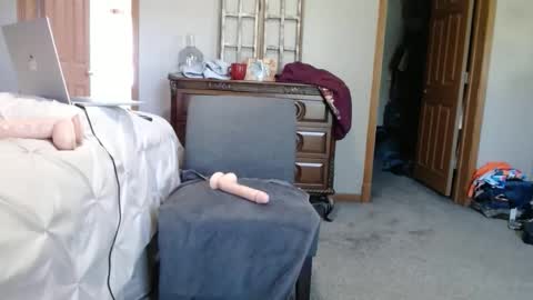 Snapshot of neighborguy4u chatting on June 5, 2026, 5:51 pm NEIGHBORGUY4U online show from June 5, 2026, 5:51 pm
