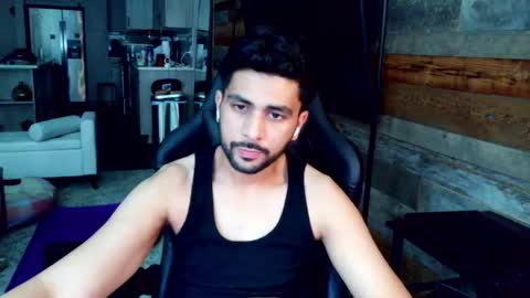 Snapshot of neilsing chatting on May 1, 2026, 6:45 pm neil online show from May 1, 2026, 6:45 pm