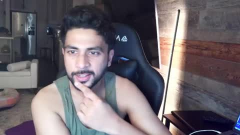 Snapshot of neilsing chatting on May 6, 2026, 11:32 pm neil online show from May 6, 2026, 11:32 pm