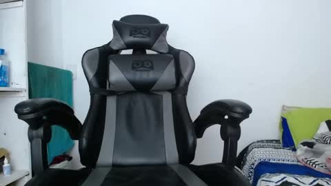 neitan___ online show from April 27, 2026, 12:52 am