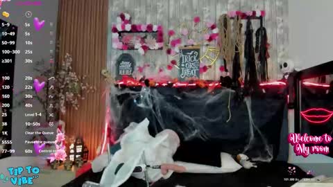 Miah online show from October 17, 2025, 12:30 pm